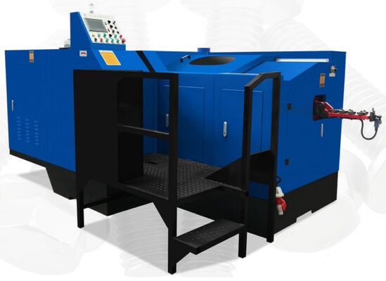 Machine à fabriquer des vis, écrous et boulons pour la production d'attaches de forme régulière et irrégulière avec une haute précision et performance