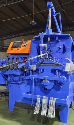 Machine à souder les crochets et former les suspensions