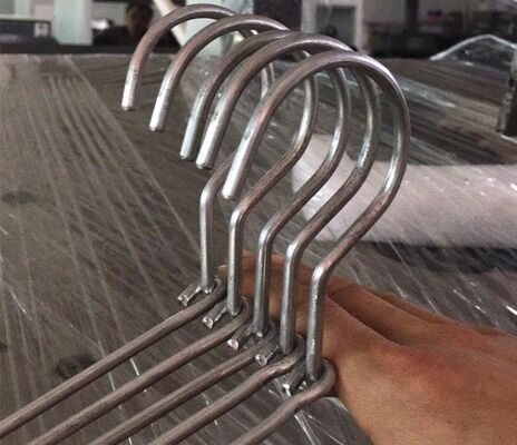 Machine automatique de formage de hangers à double fil inversé avec moteur de 2,2 kW pour une production efficace de hangers
