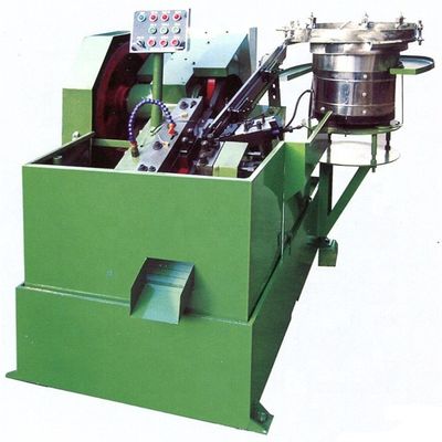Laminoirs automatiques de fil pour la production de vis