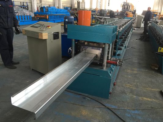 Purlin de Z formant la machine