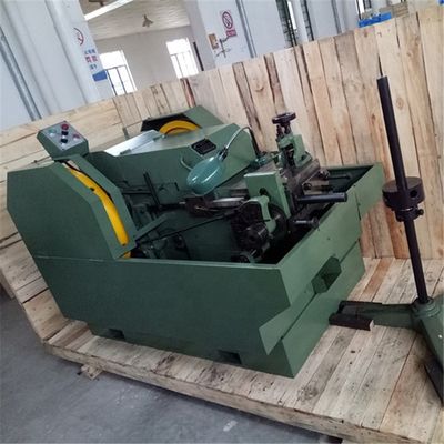 Machine de creusement froide de rivet aveugle, rivet faisant la machine, type de Six-coup de Trois-matrice