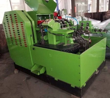 Machine de creusement froide de rivet aveugle, rivet faisant la machine, type de Six-coup de Trois-matrice