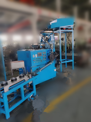 Assembleuse en plastique de clou de bande