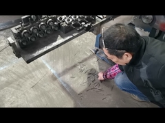 Machine à fabriquer des mandrins pour rivets aveugles